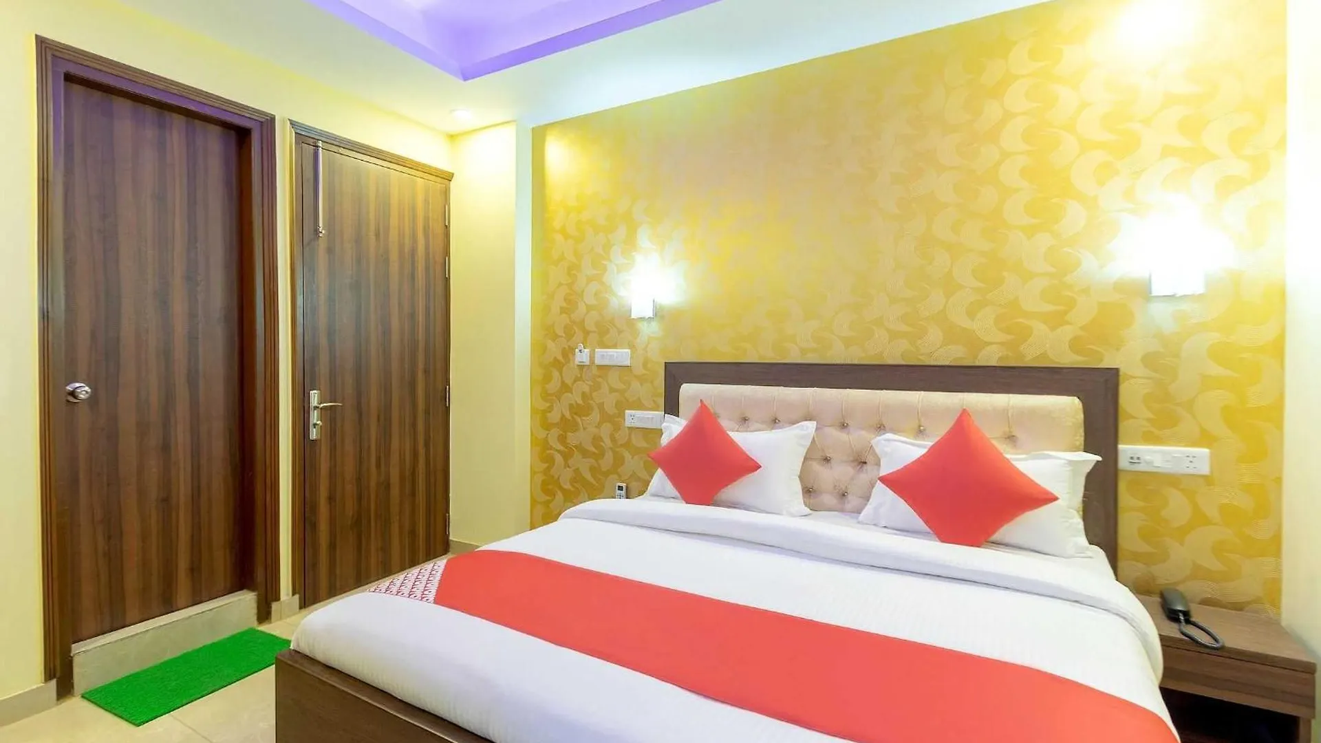 Super Oyo Hotel O Red Stone Inn New Delhi