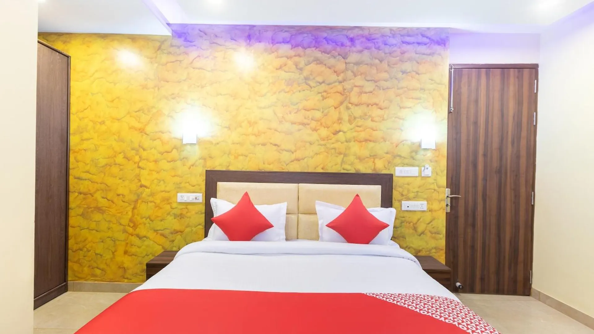 Super Oyo Hotel O Red Stone Inn New Delhi India
